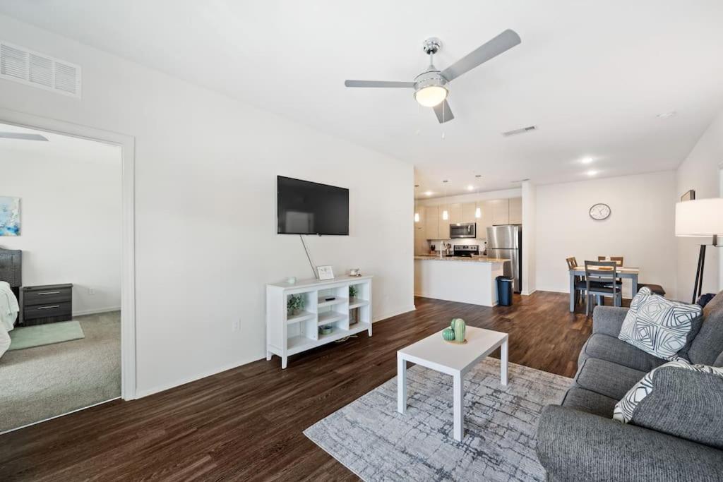 Lavish 2Br Apartment In Tampa Exterior foto